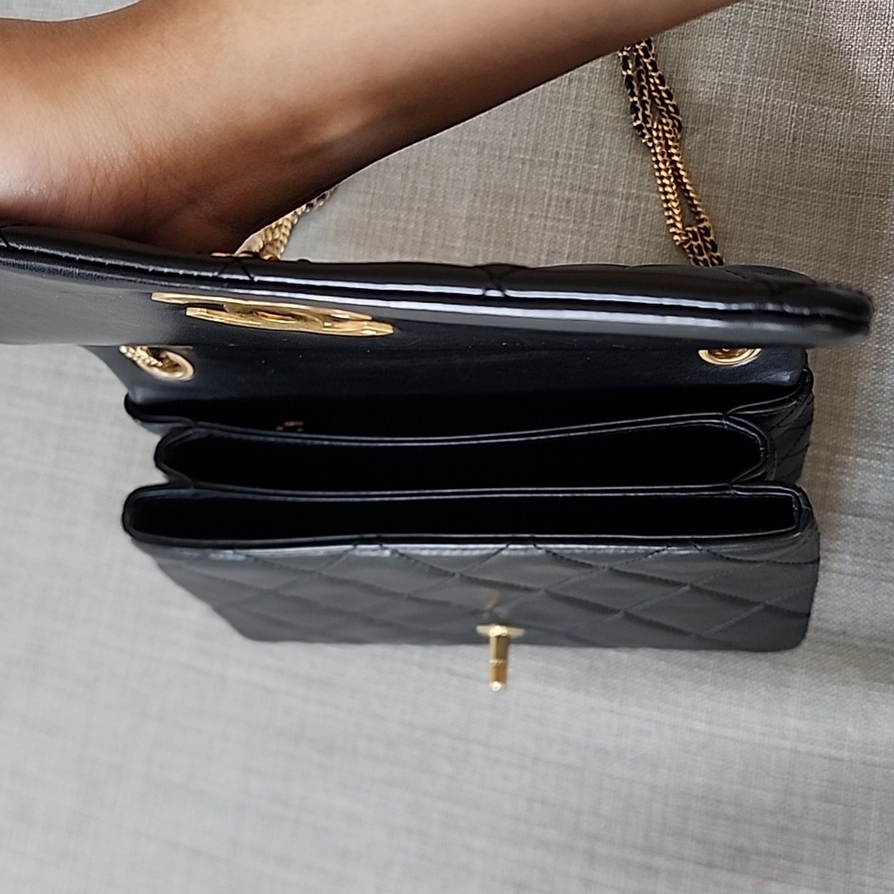 Chanel flap bag - Picture 8 of 16
